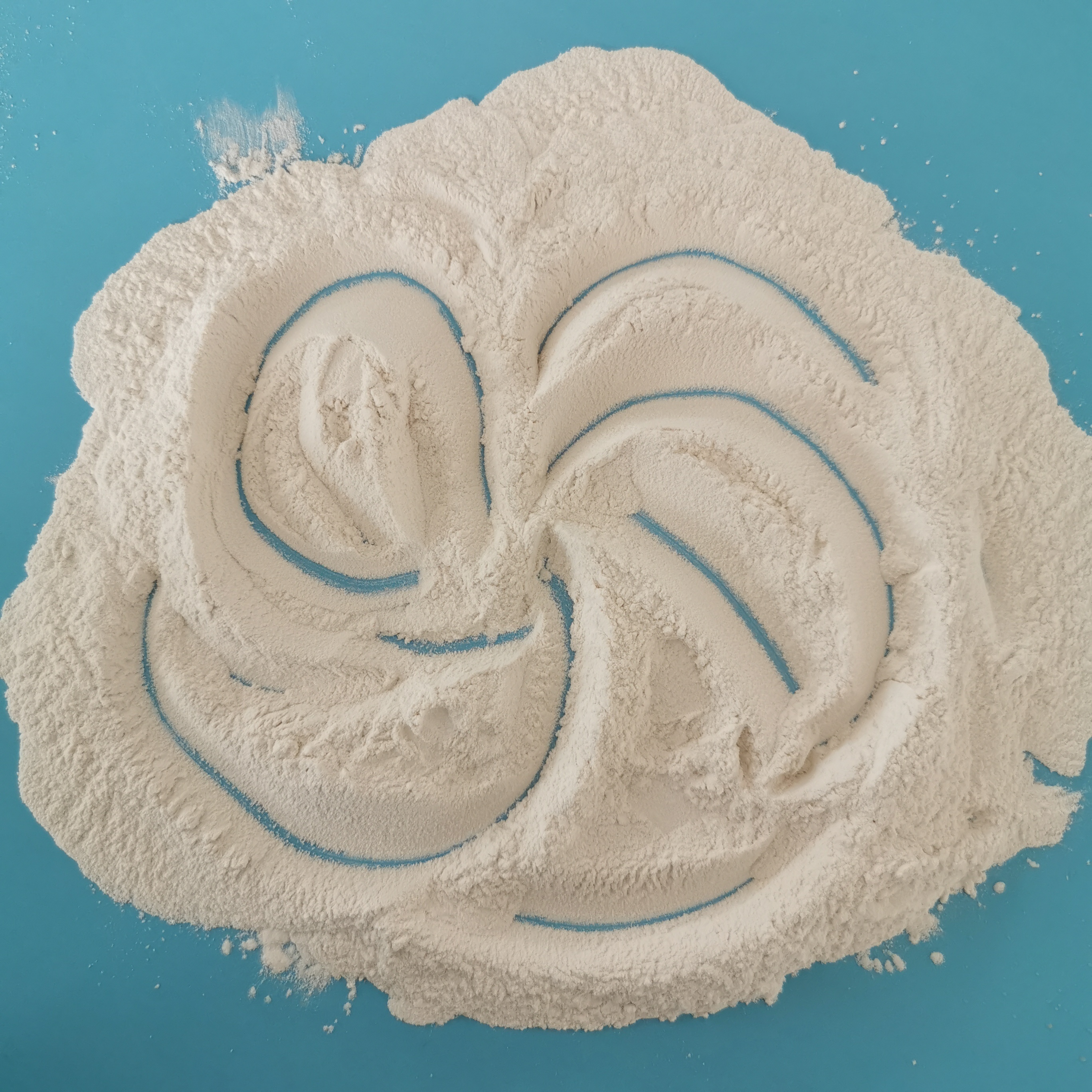 顆粒狀氯化鈣和粉末狀氯化鈣哪個吸水更快?